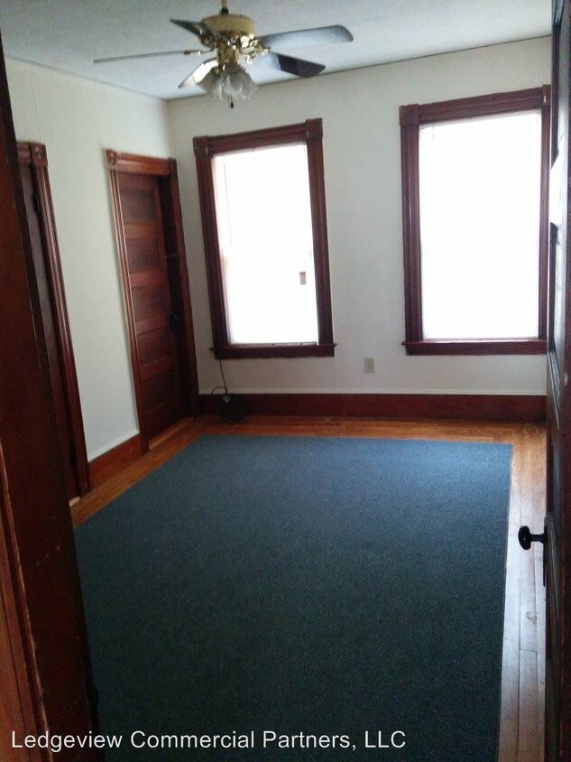 Foto del edificio - 310-314 Cartier St
