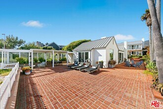 Building Photo - 30830 Broad Beach Rd