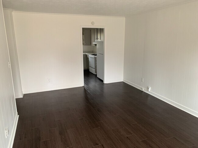 Building Photo - 2015 Old Mountain Creek Rd