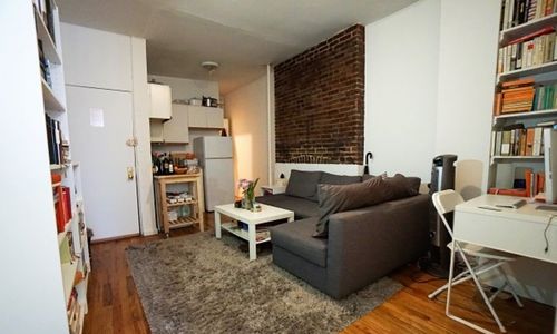 Foto del edificio - 316 E 6th St