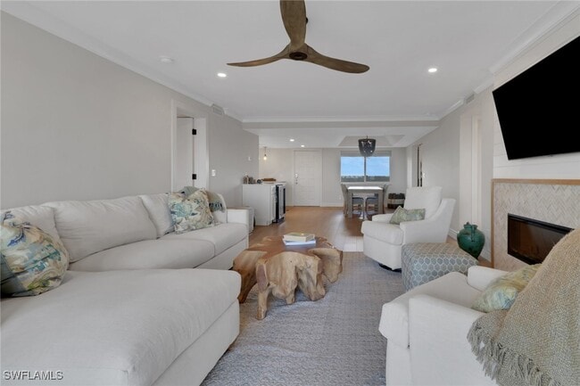 Building Photo - 12945 Vanderbilt Dr