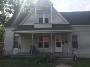 Building Photo - 908 S Farwell St