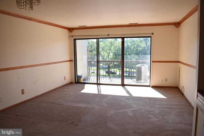 Building Photo - 10108 Campus Way S