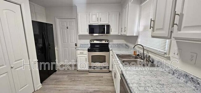 Building Photo - 438 Blue Rock Dr