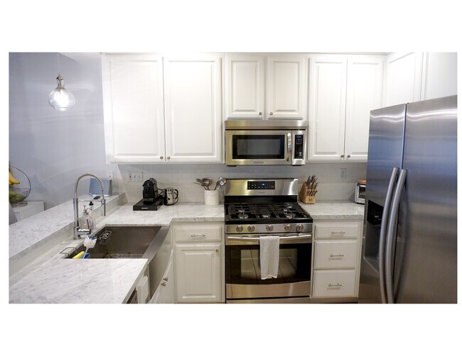 Foto del edificio - 4360 Ventura Canyon Ave