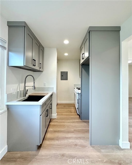 Building Photo - 8620 Lampson Ave