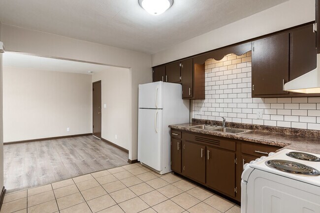 Foto del edificio - 3220 Darwood Dr