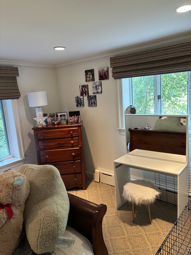 Foto del edificio - 544 Brookside Rd