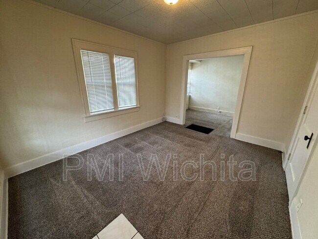 Foto del edificio - 422 S Glenn St