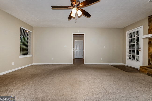 Building Photo - 5744 Mountain Park Way