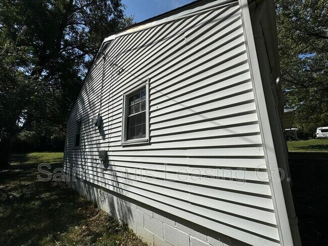 Foto del edificio - 1920 Green Valley Dr