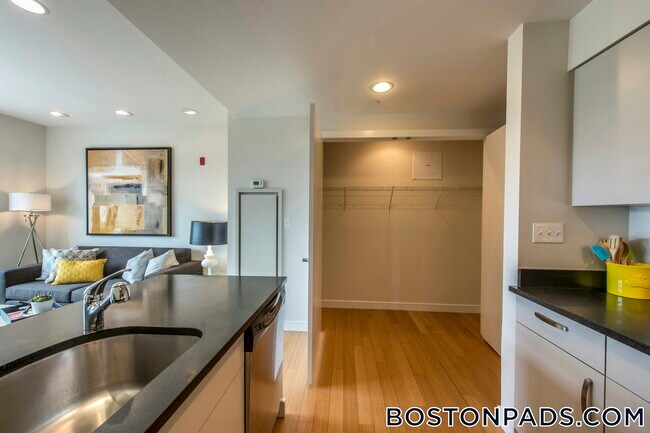 Foto del edificio - 601 Albany St