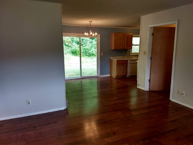 Foto del edificio - 709 Rolling Hills Dr