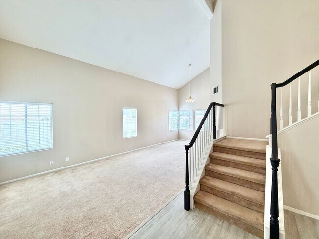 Foto del edificio - Spacious Rancho Highlands Home | 3 Bed + Den + Bonus Room & 3-Car Garage