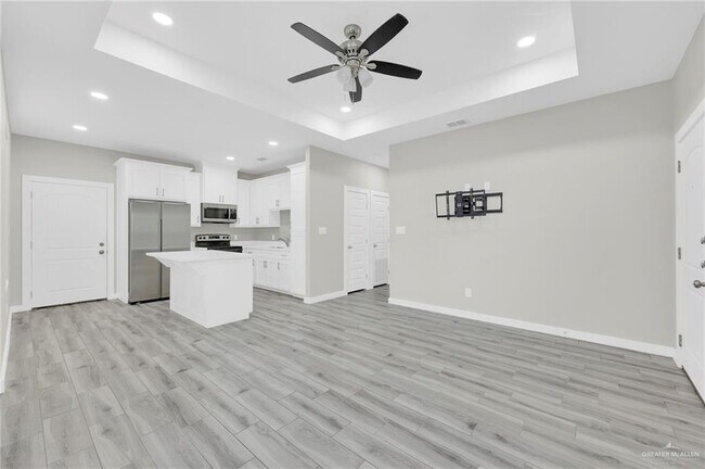 Building Photo - 12 12th St