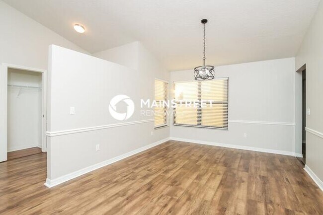 Building Photo - 3 Bedroom Pet-Friendly Home in SEBASTIAN, ...