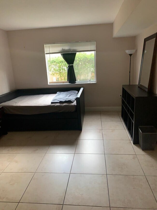 Foto del edificio - 4785 SW 62nd Ave