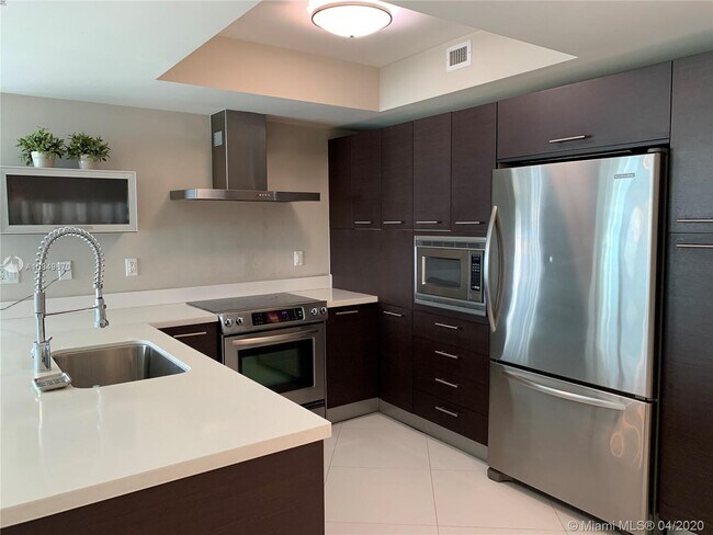 Building Photo - 250 Sunny Isles Blvd