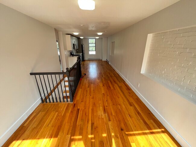 Building Photo - 515 Evergreen Ave
