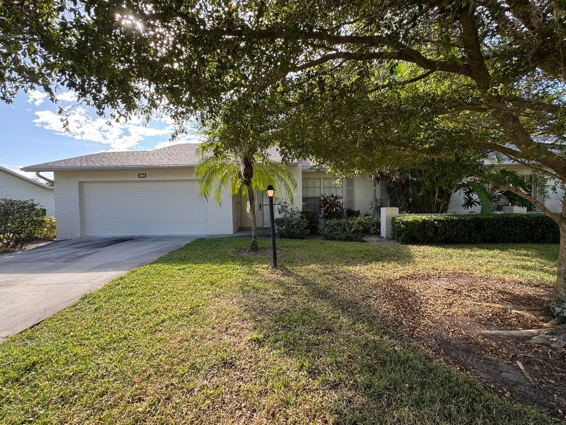 Primary Photo - 3966 Oakhurst Blvd