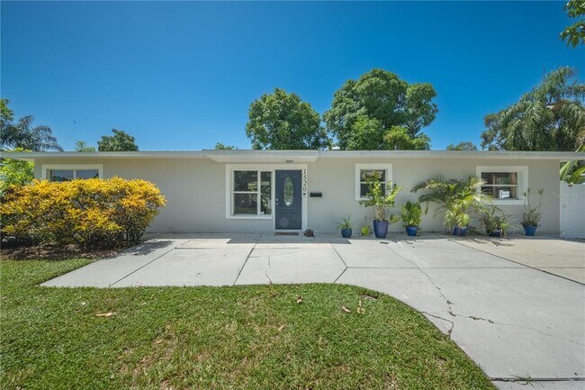 Building Photo - 1520 70th Ave N
