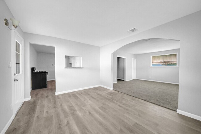 Building Photo - 9526 Rhode Island St