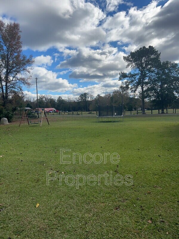 Foto del edificio - 4761 Butler Nursery Rd