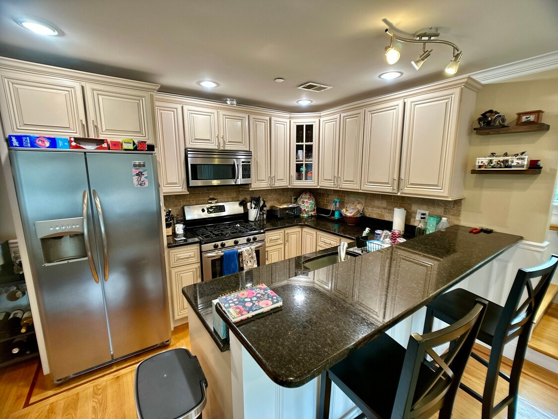 24 Custer St Unit 3, Boston, MA 02130 Condo for Rent in Boston, MA