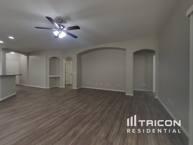 Foto del edificio - 735 E Maddison St