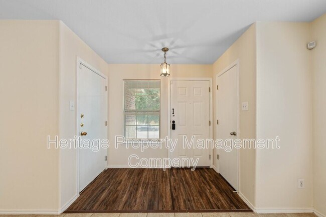 Foto del edificio - 6402 Candleview Ct