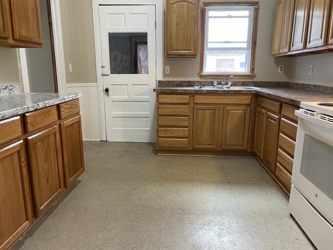 Kitchen - 161 W 3rd St