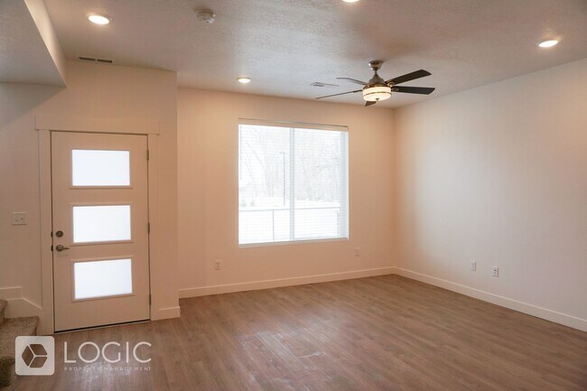 Foto del edificio - Great New Townhome in Great Location!