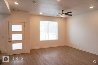 Building Photo - 5487 Chipping Ct