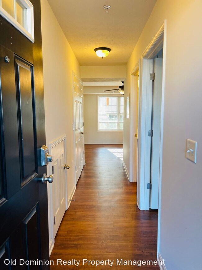 Foto del edificio - 1 br, 1 bath House - 1403 Taylor Grove Lan...