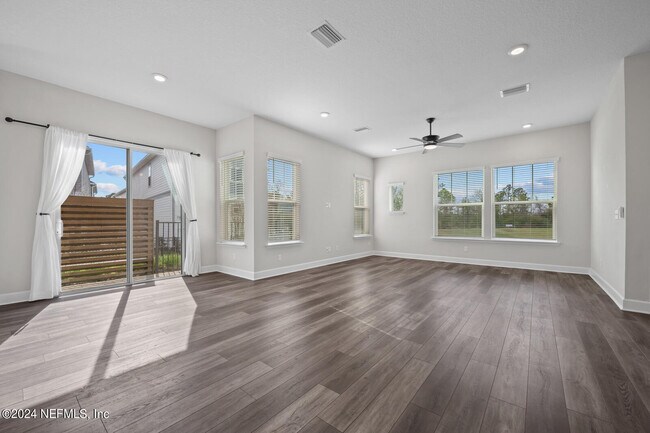 Foto del edificio - 11301 Barrier Beach Pl