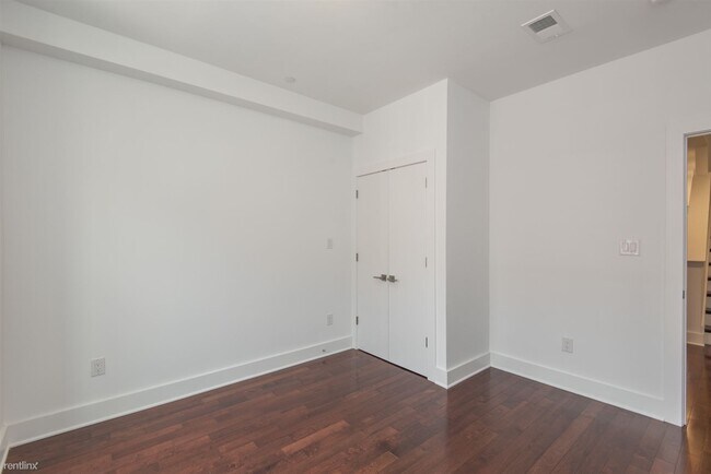 Foto del edificio - 1706 Arlington St