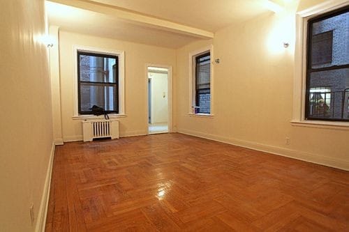 Primary Photo - 201 E 35th St