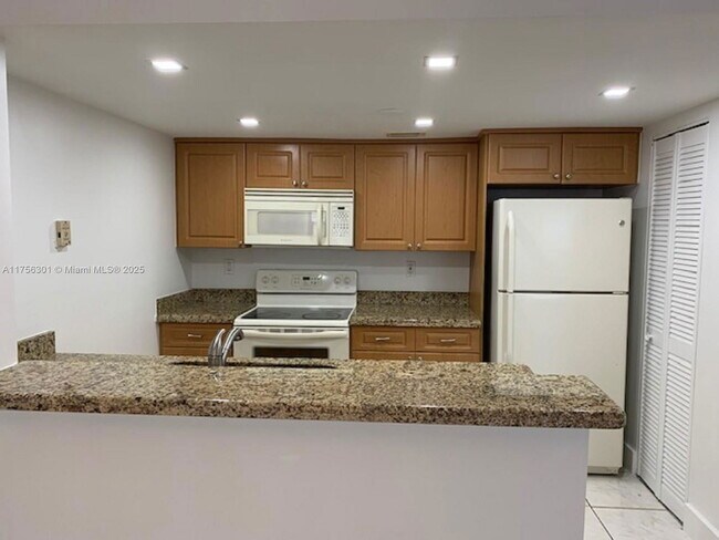 Foto del edificio - 4560 SW 68th Ct Cir