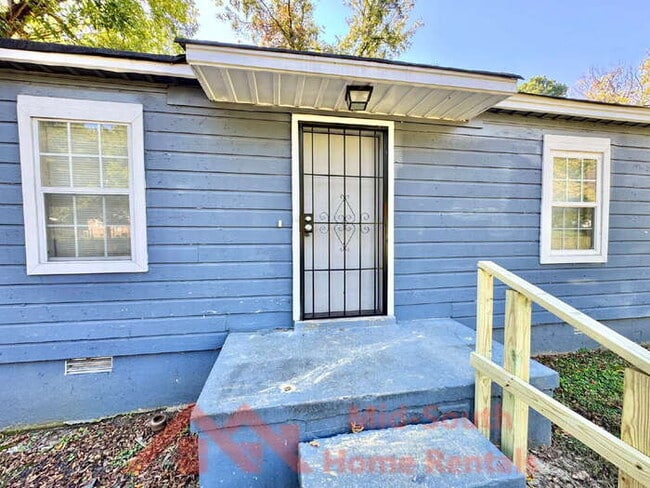 Photo - 1761 Winston Dr House