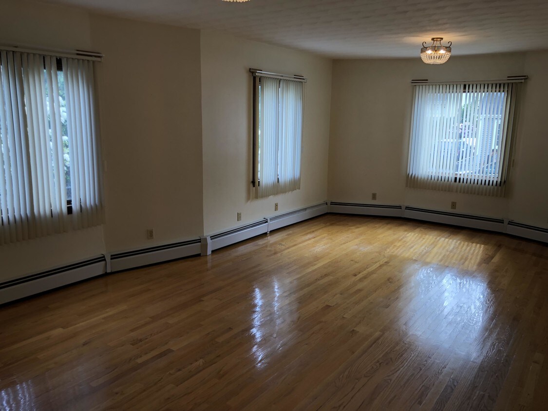 Primary Photo - 3 bedroom in Pawtucket RI 02860