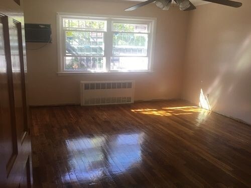 Foto del edificio - 1358 E 89th St