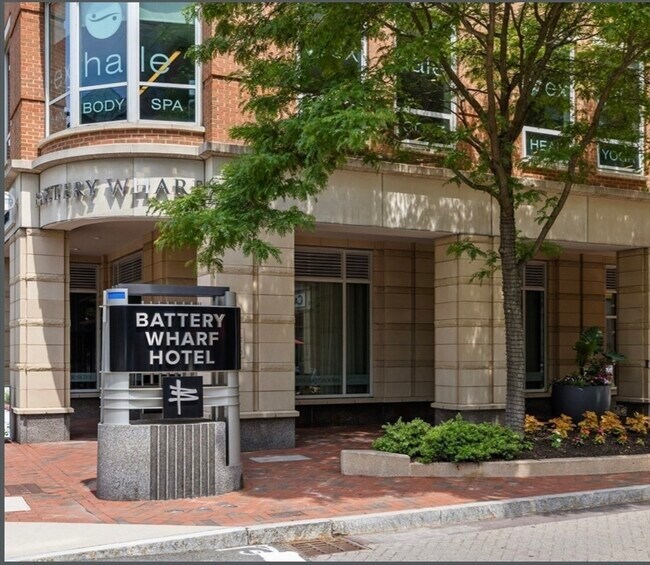 Building Photo - 2 Battery Wharf