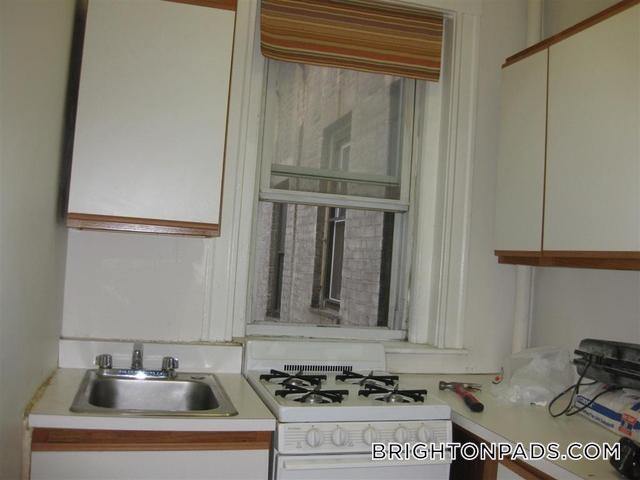Building Photo - 313 Allston St