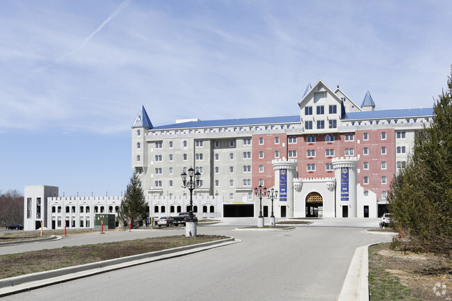 Foto del edificio - The Grand Castle Apartment Homes