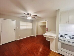 Building Photo - 8803 Timberside Dr