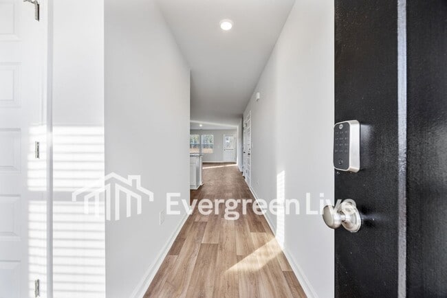 Building Photo - 1306 Willow Oaks Wy