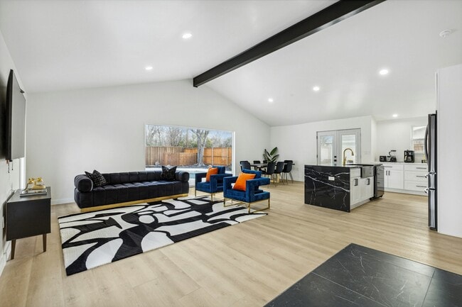 Photo - 3236 Golfing Green Pl House