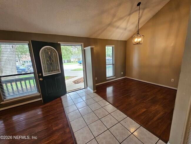 Foto del edificio - 8176 Kilwinning Ln