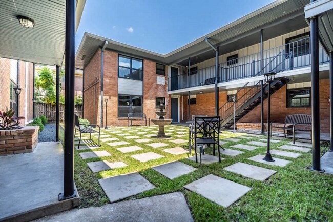 Building Photo - 1602 Bonnie Brae St