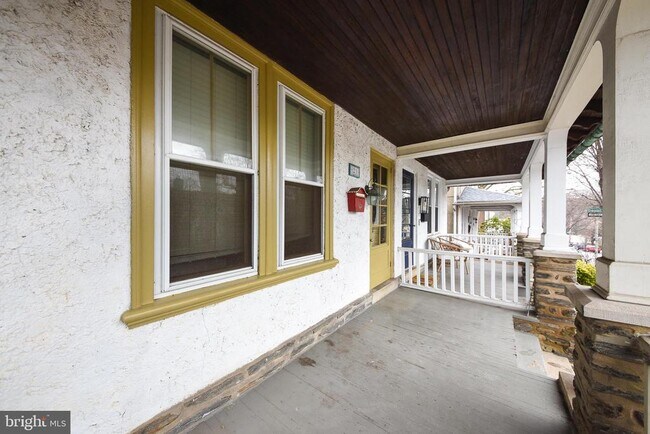 Foto del edificio - 21 E Abington Ave